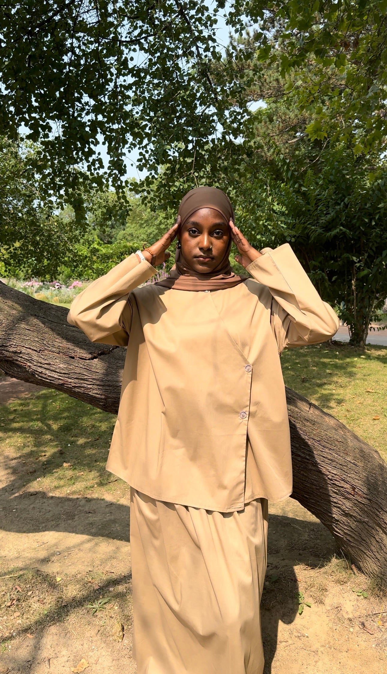 ensemble boutons touches contemporaines chic raffinée ensemble jupe haut mode musulmane mastour