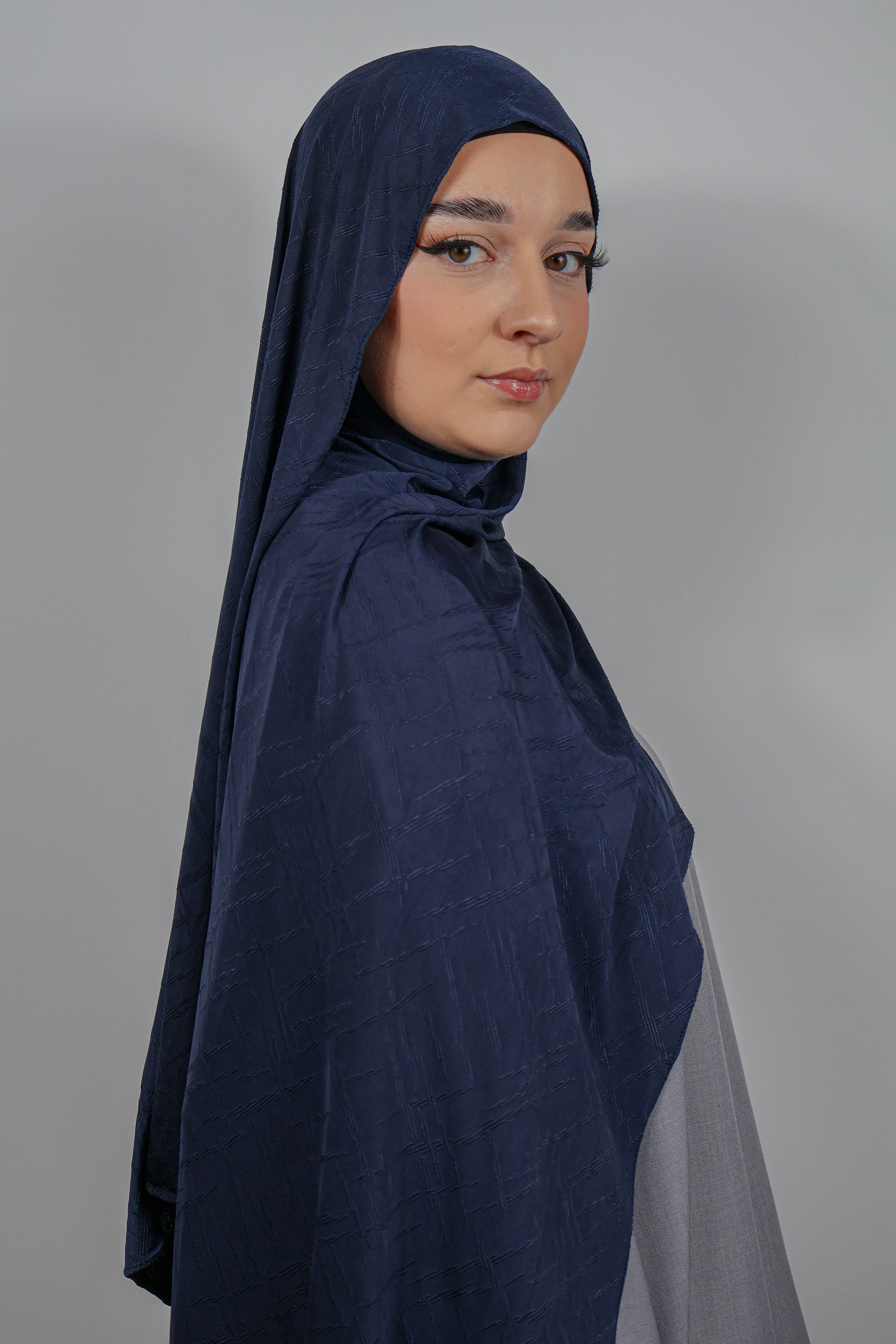 Jersey Prestige bleu nuit, idéal pour sublimer une tenue classique.