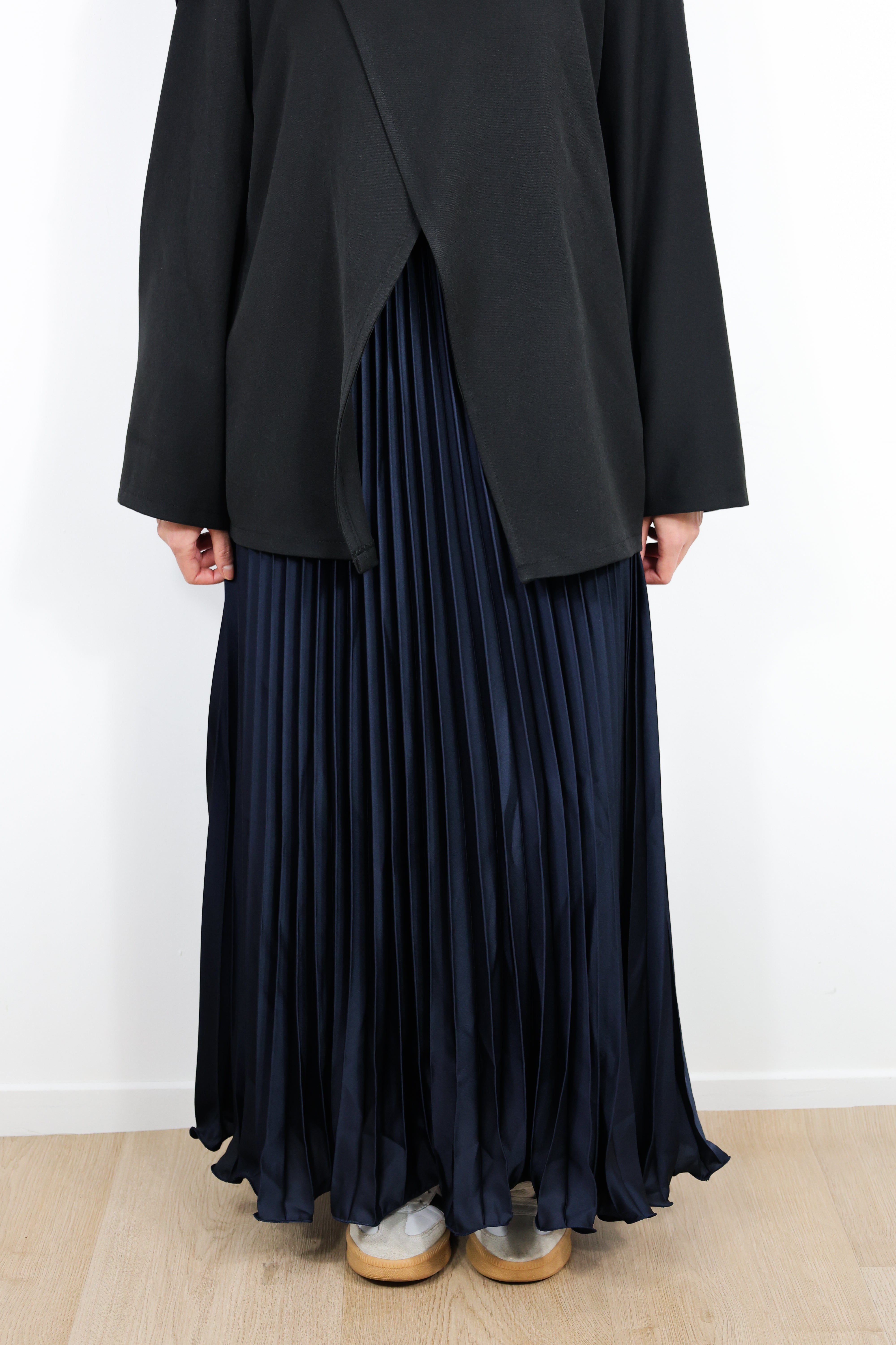 Pleated skirt with gathers