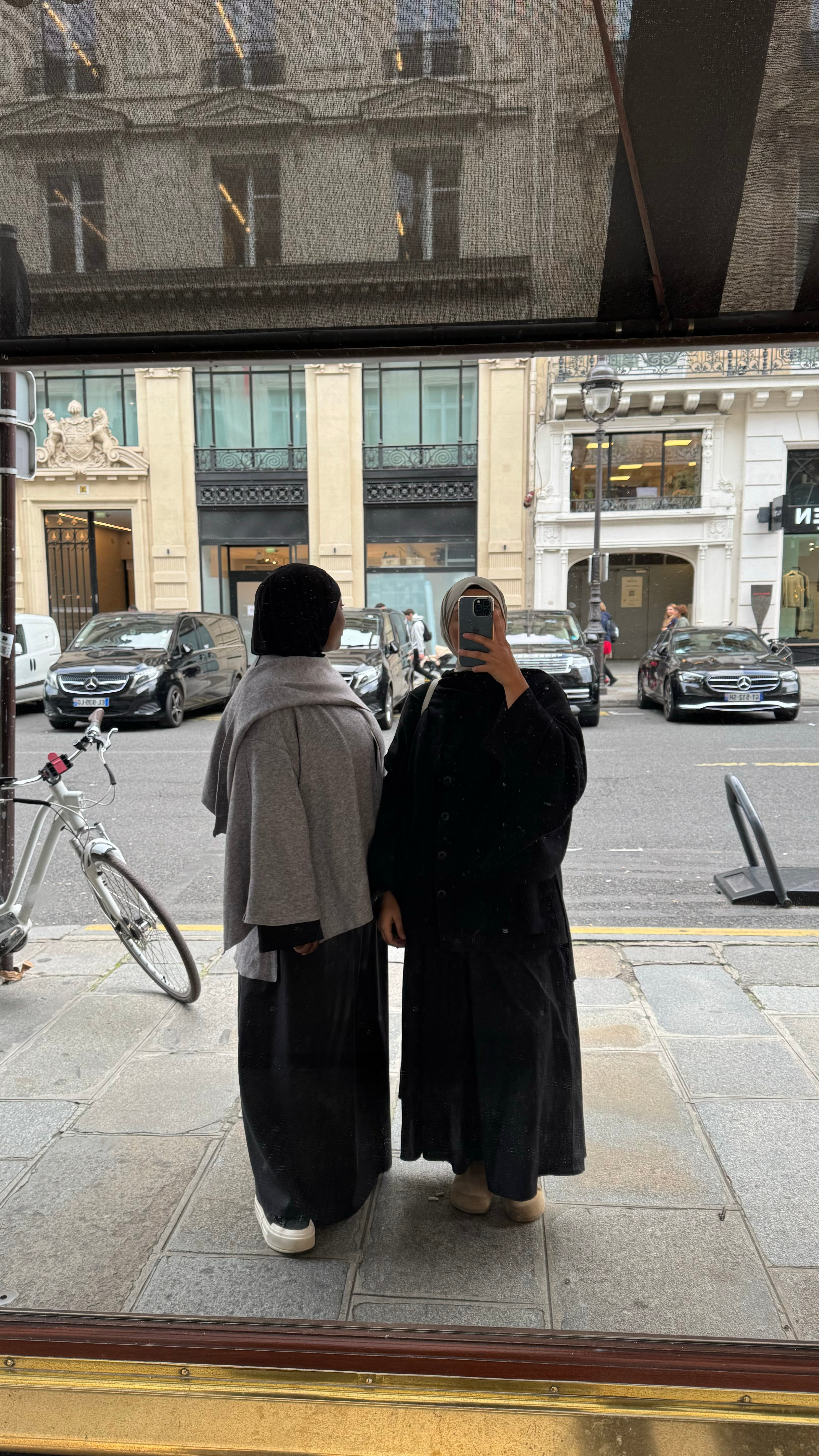 Comment intégrer la modest fashion dans votre garde-robe quotidienne ?