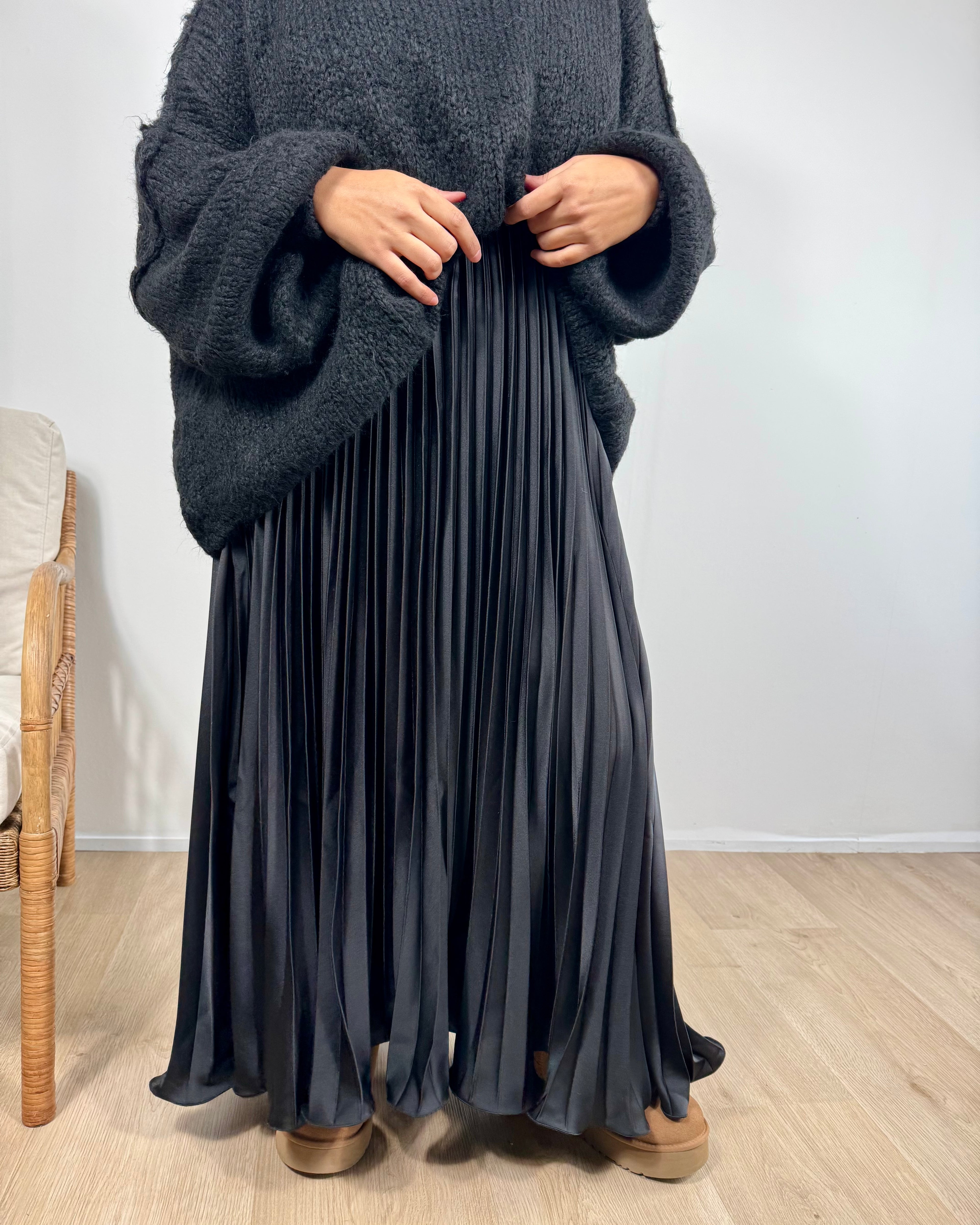 Pleated skirt with gathers