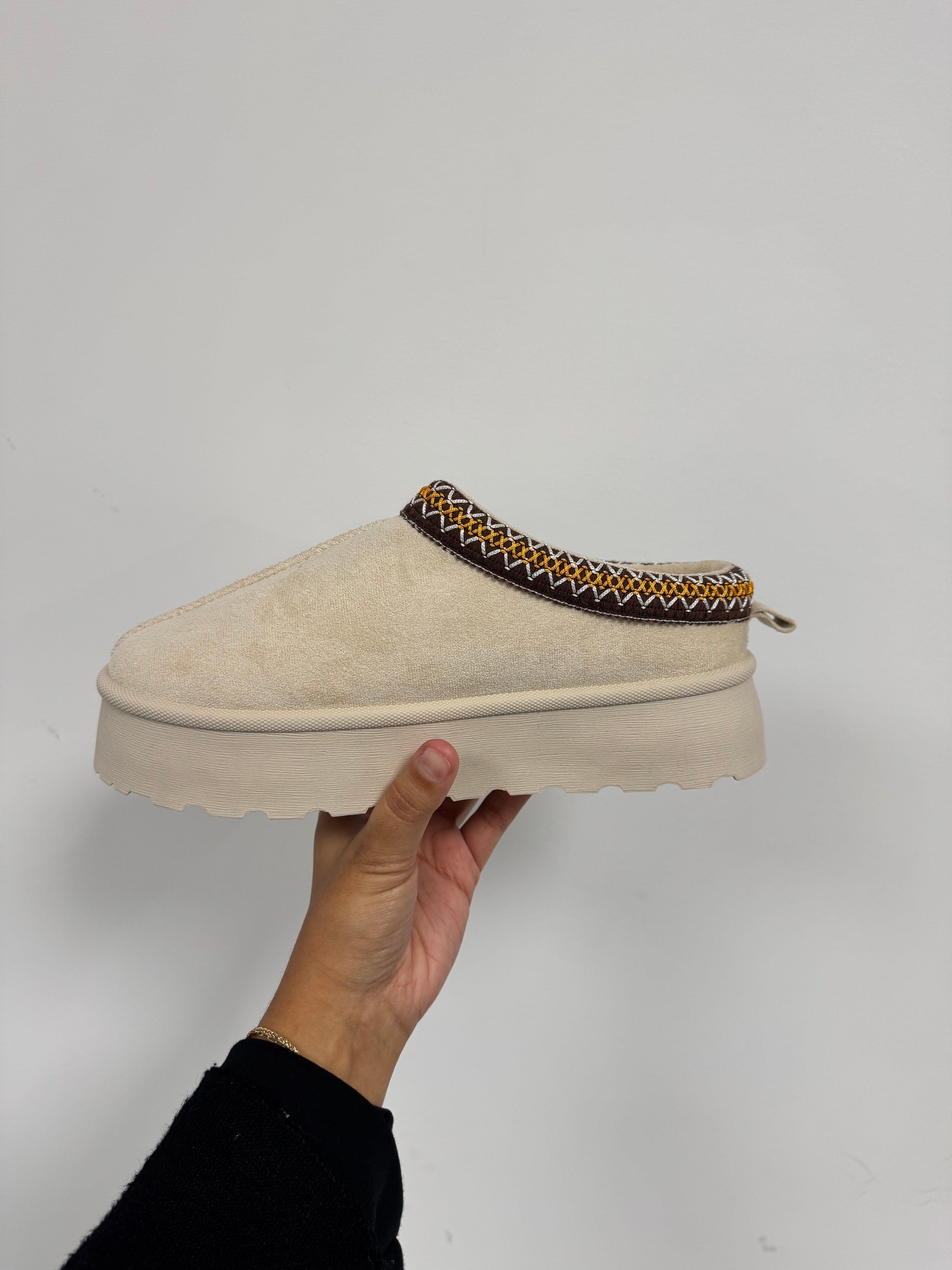 Wedge mules
