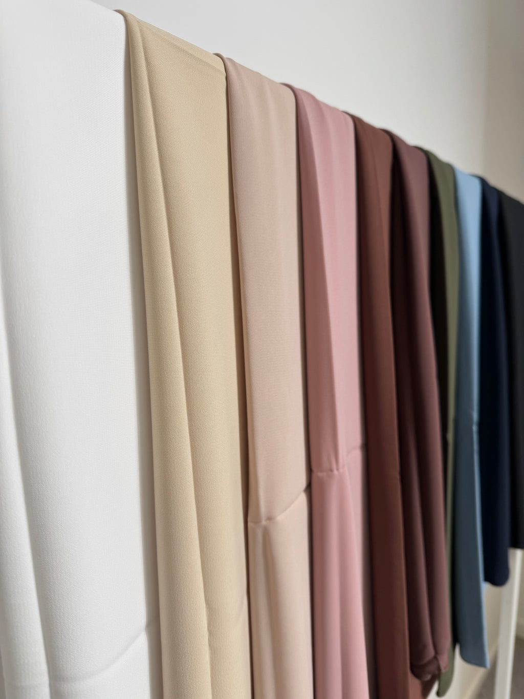 Quadratischer Hijab aus Medina-Seide