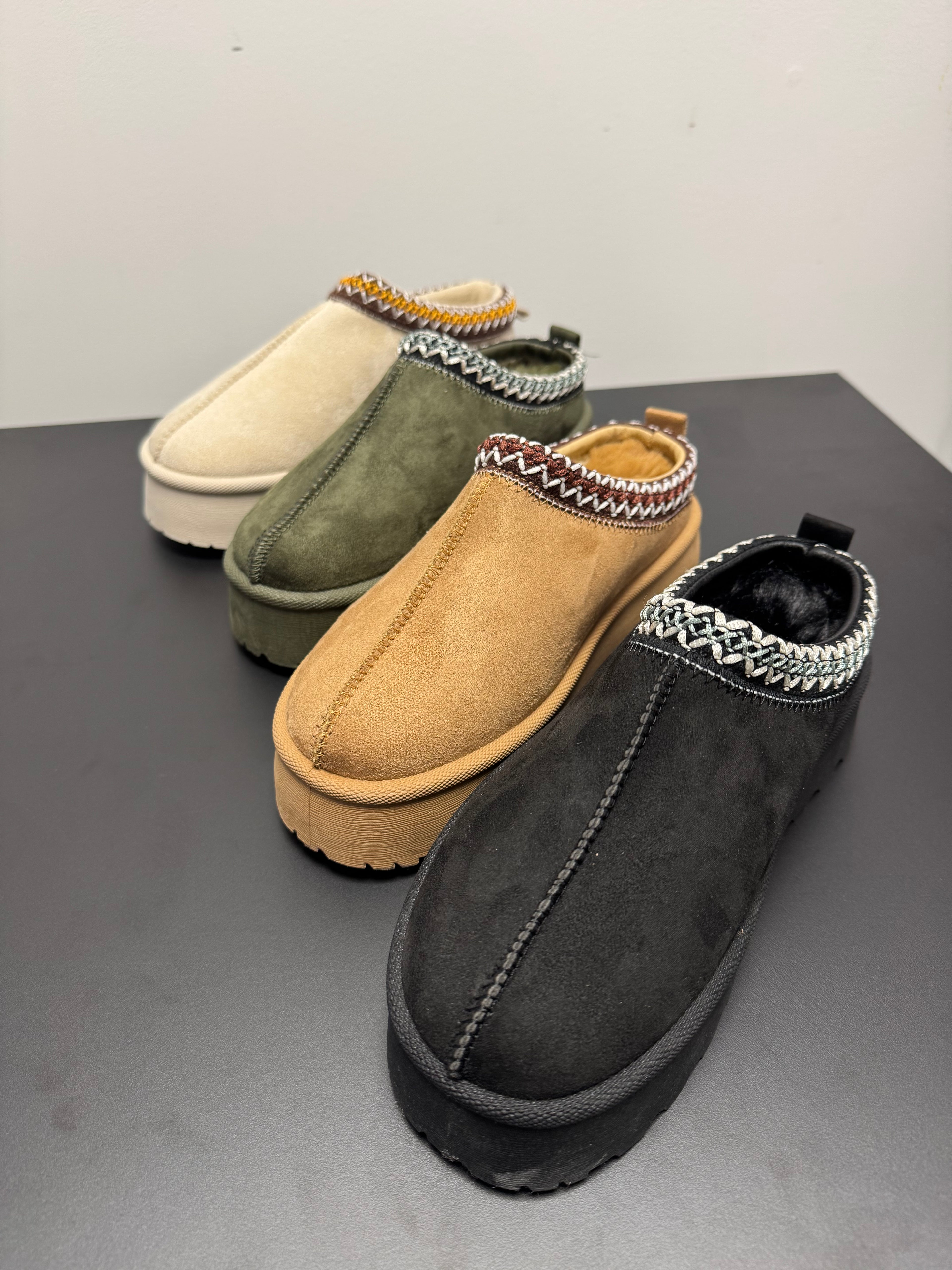 Wedge mules