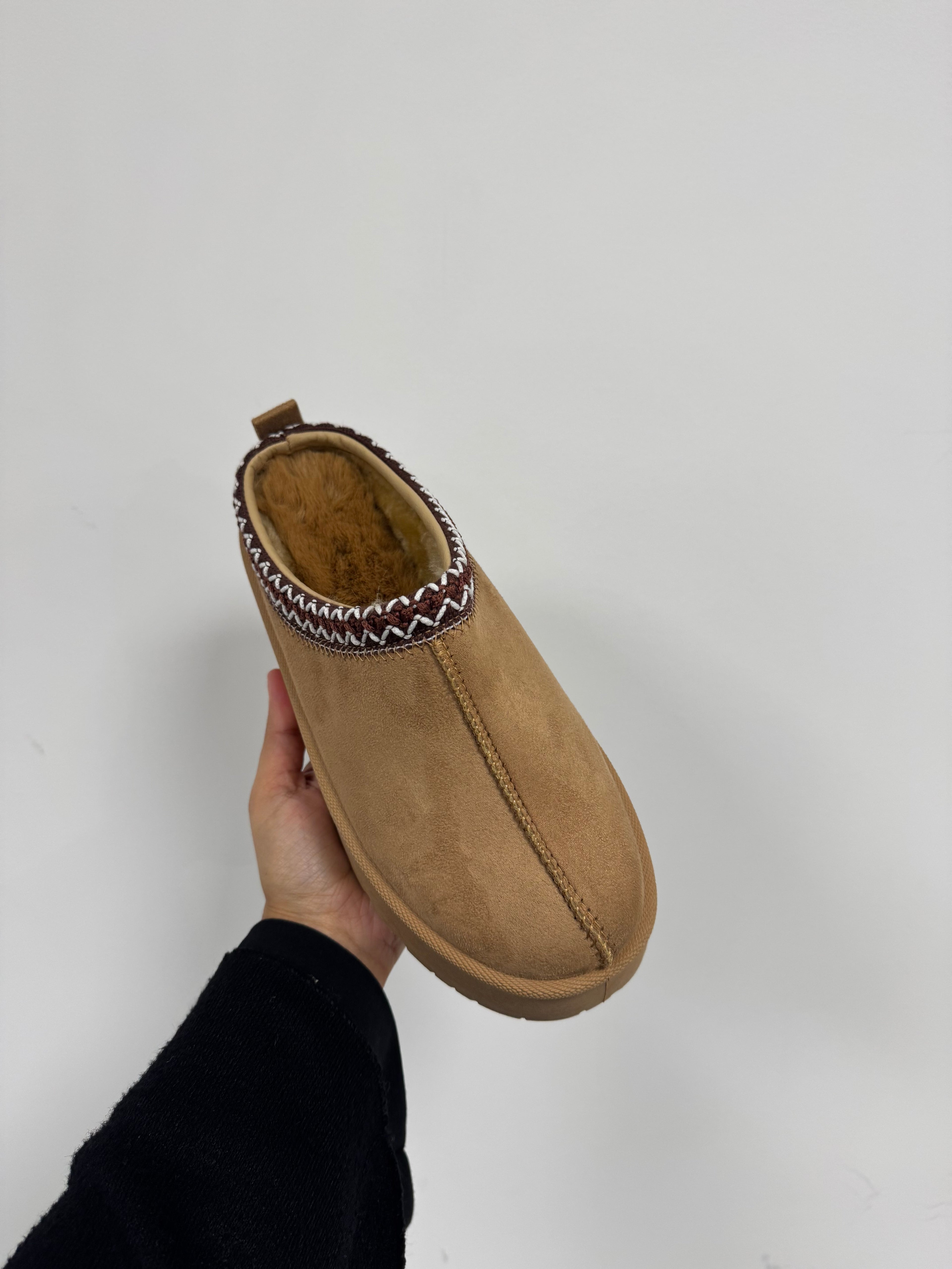 Wedge mules