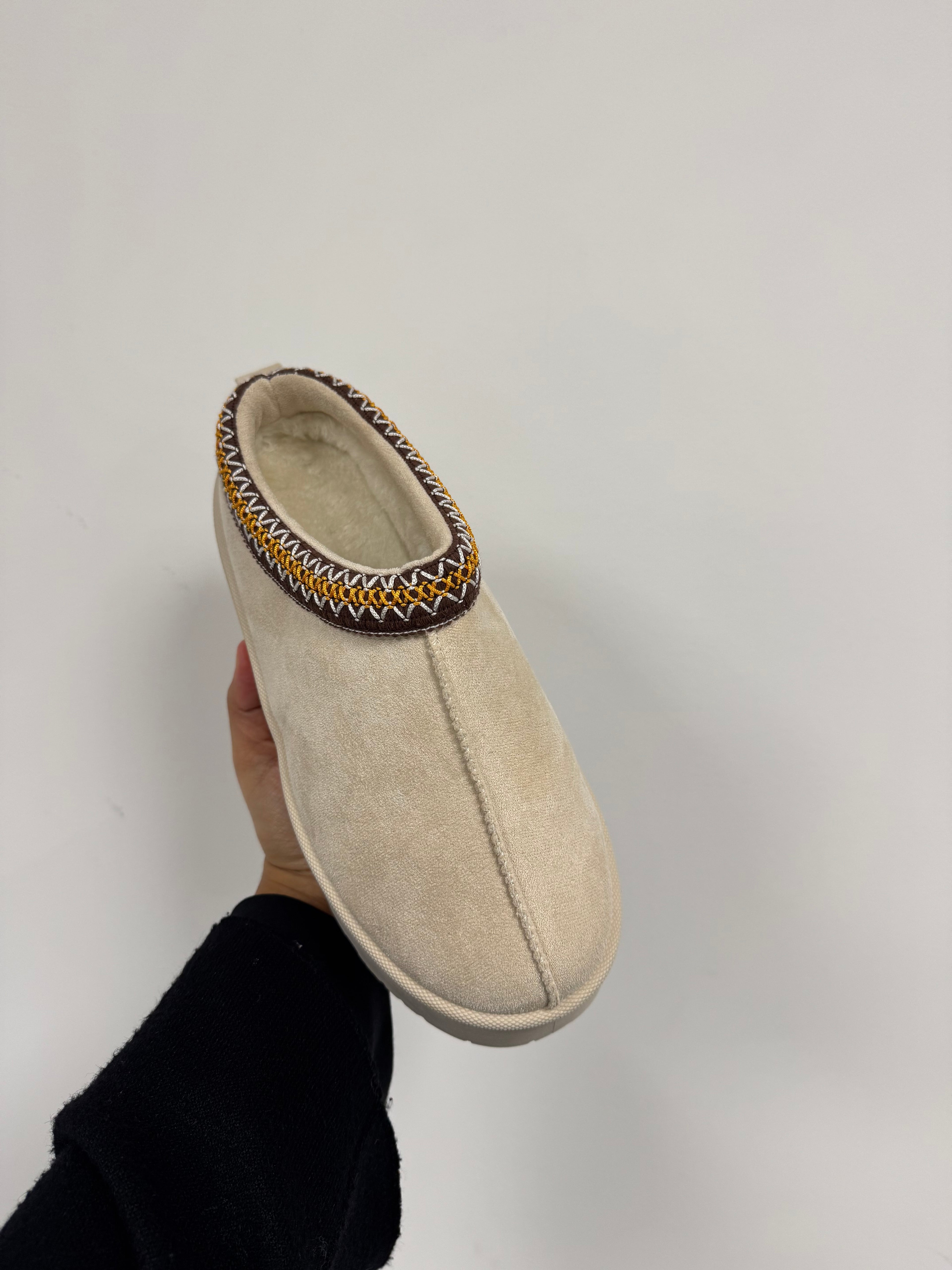 Wedge mules