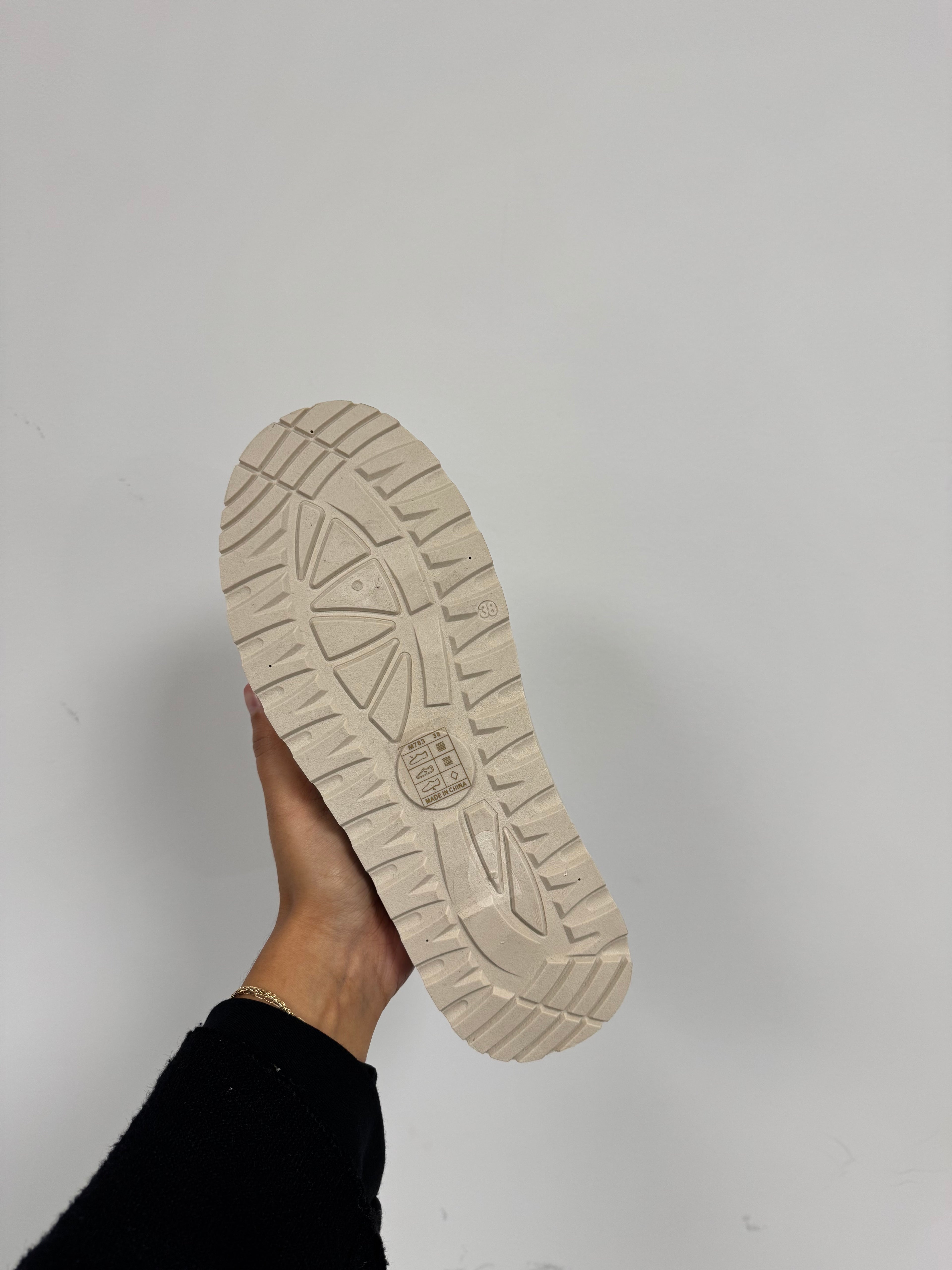 Wedge mules