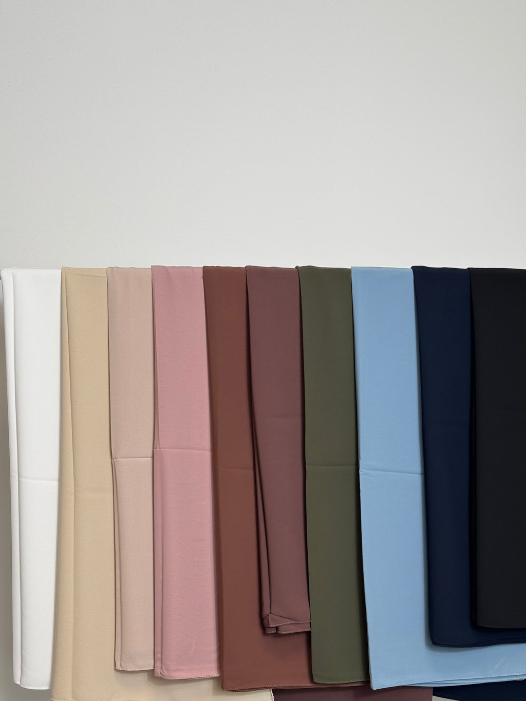 Quadratischer Hijab aus Medina-Seide