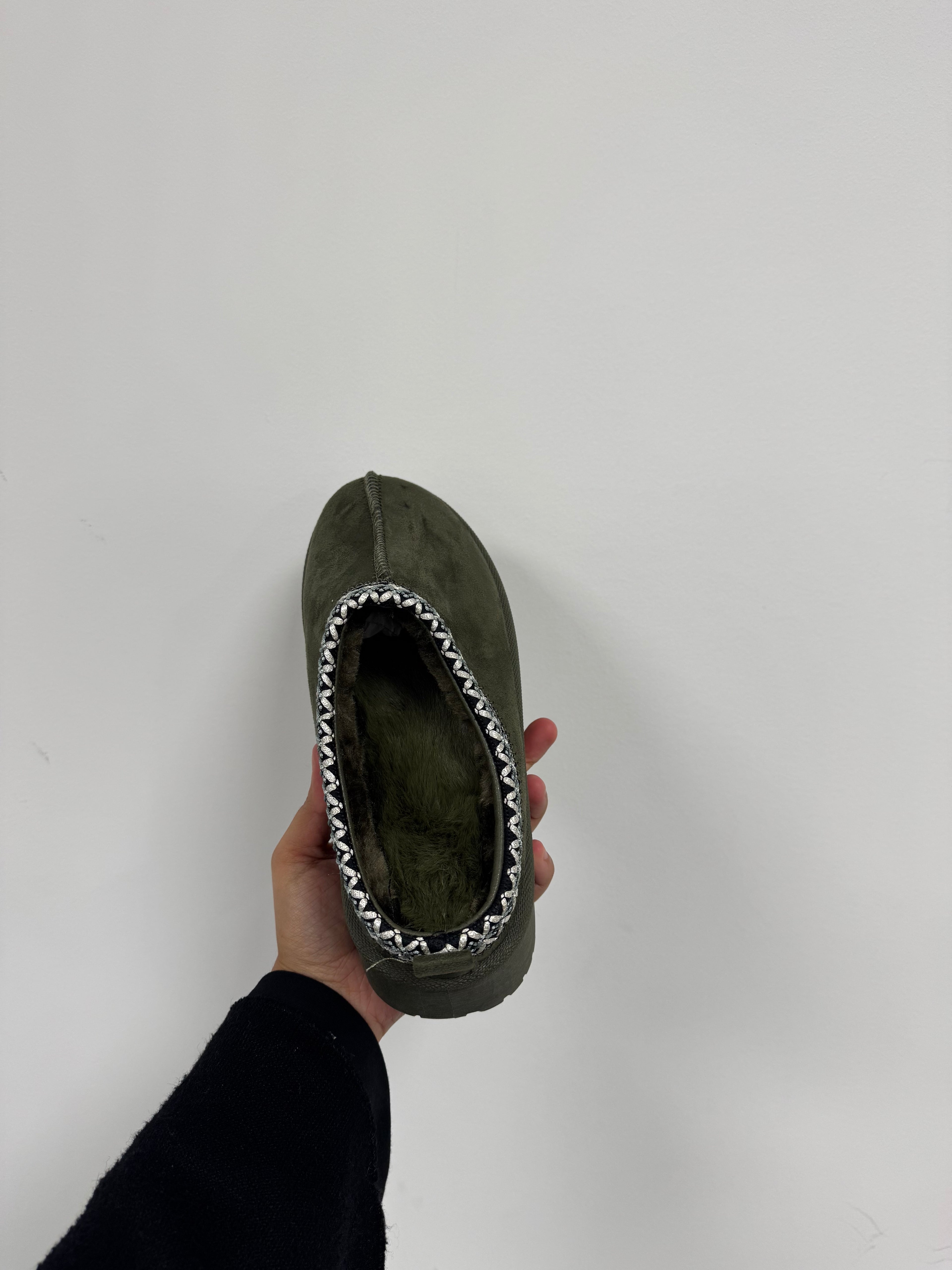 Wedge mules