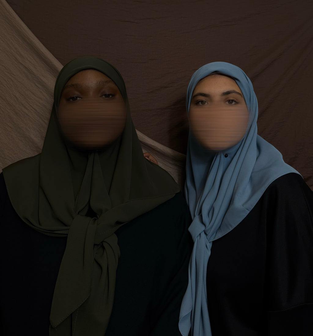 Quadratischer Hijab aus Medina-Seide
