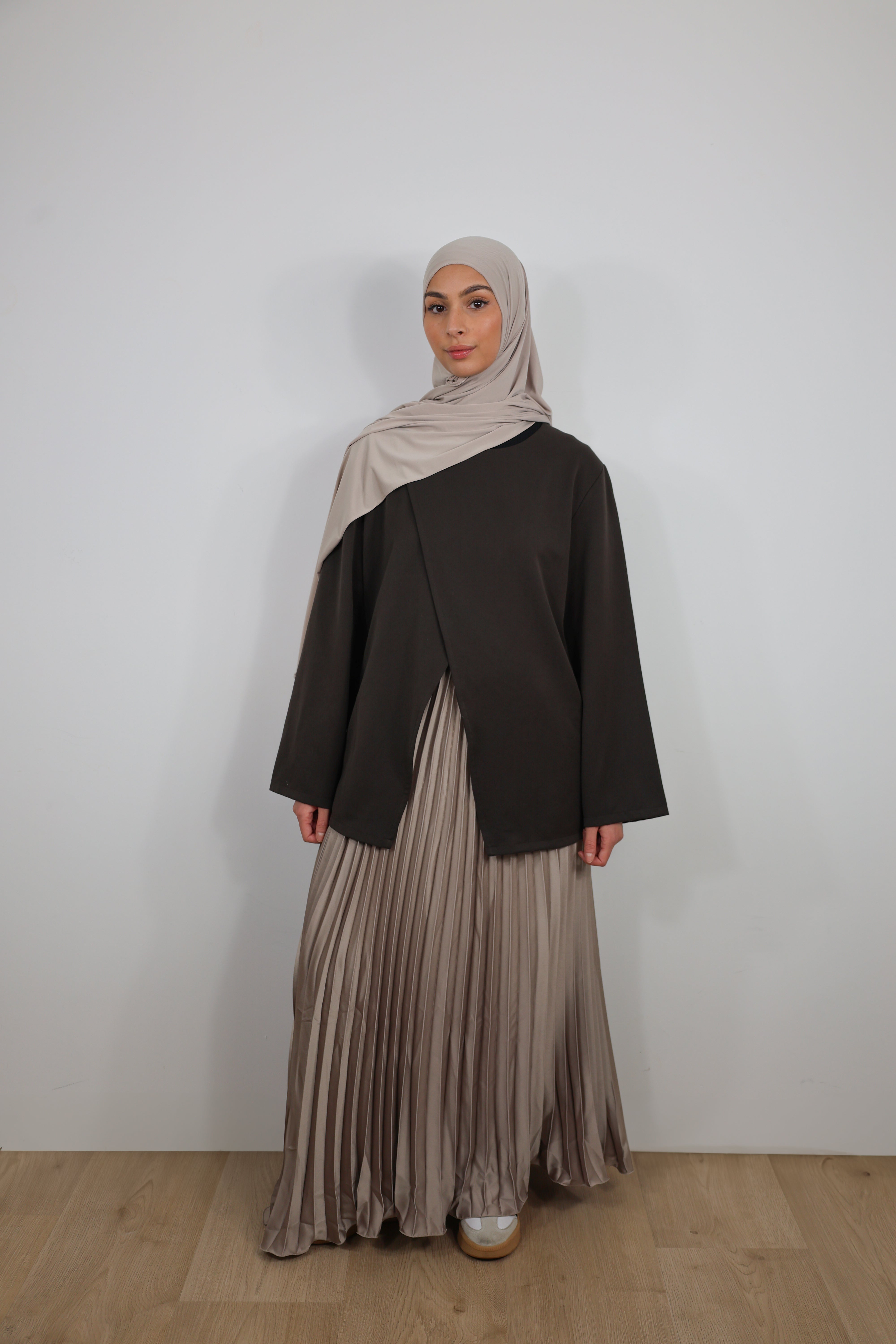 Pleated skirt with gathers