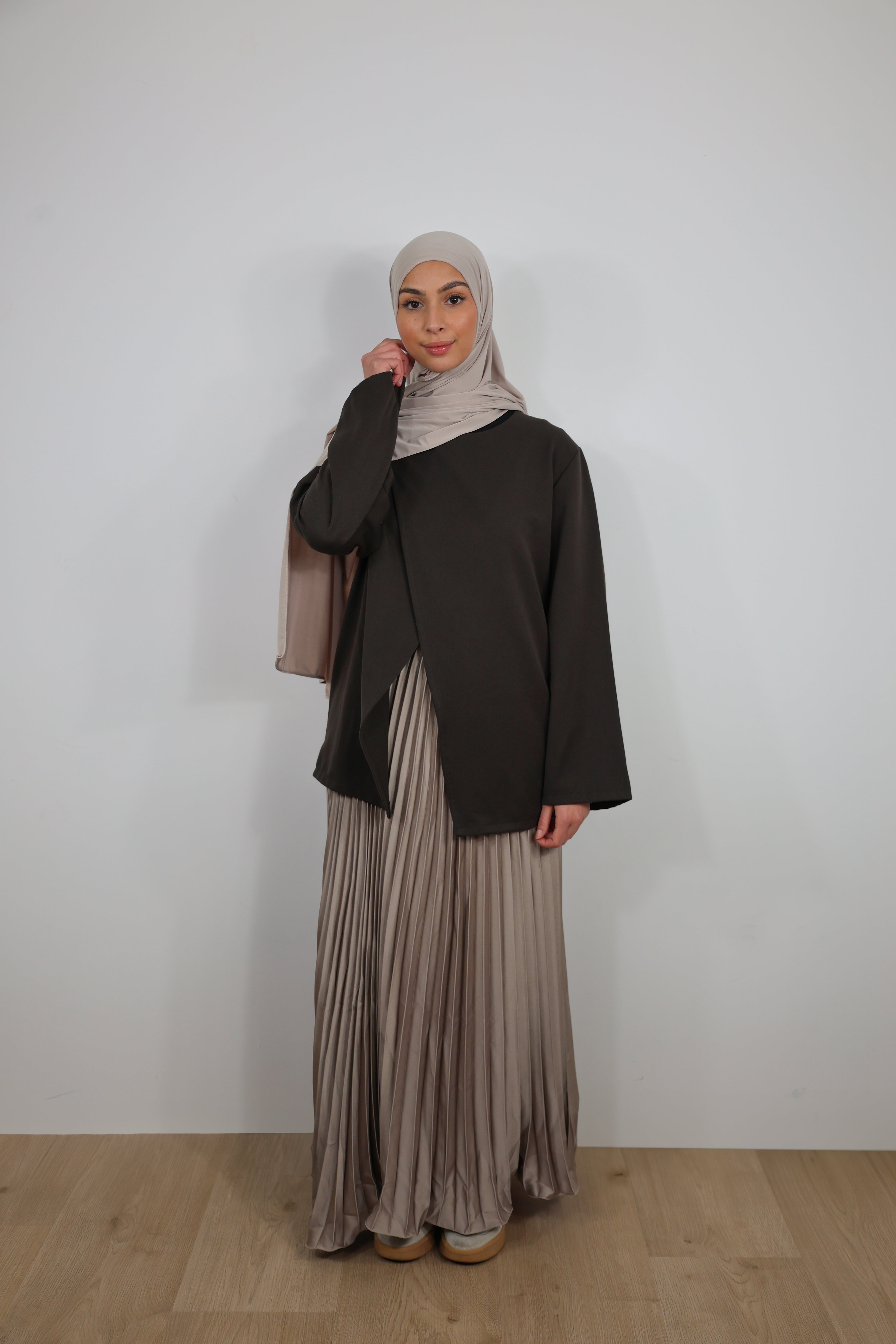 Pleated skirt with gathers